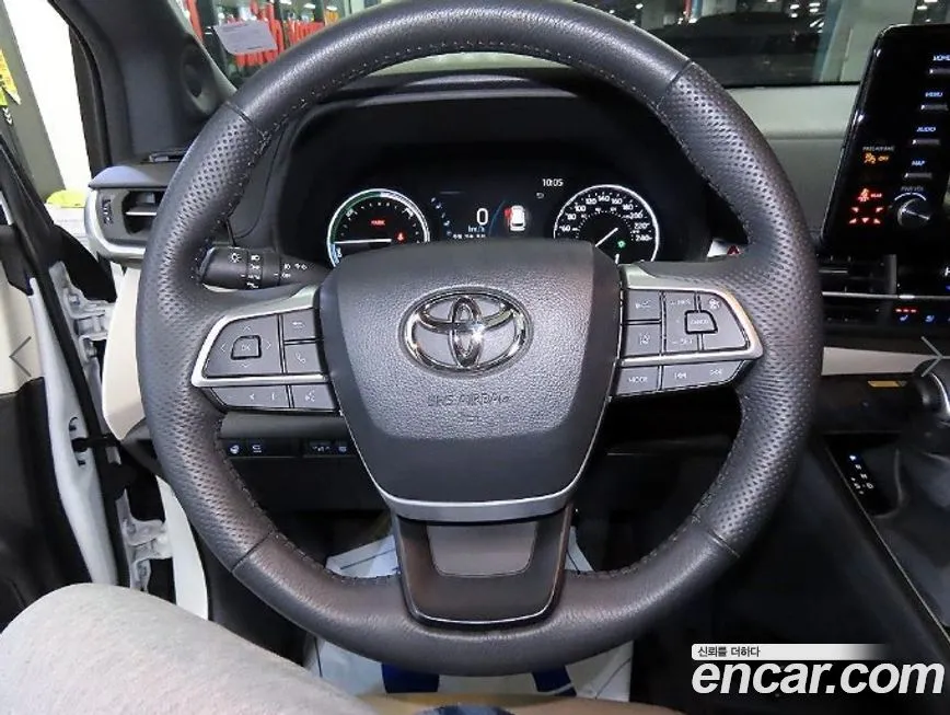 Toyota Sienna — фото 9