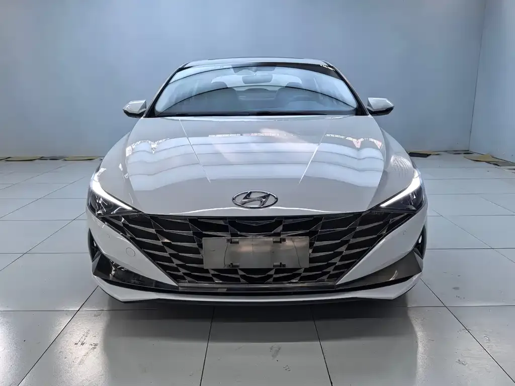 Hyundai Elantra — фото 8