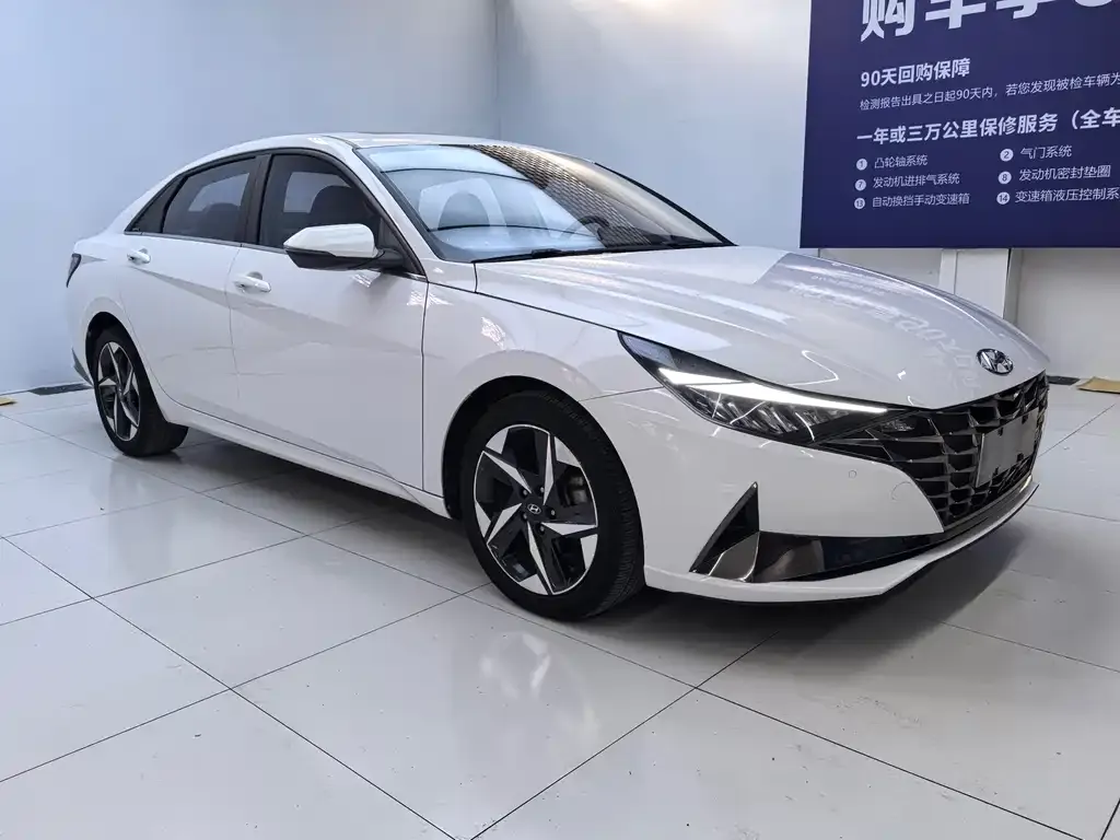 Hyundai Elantra — фото 2