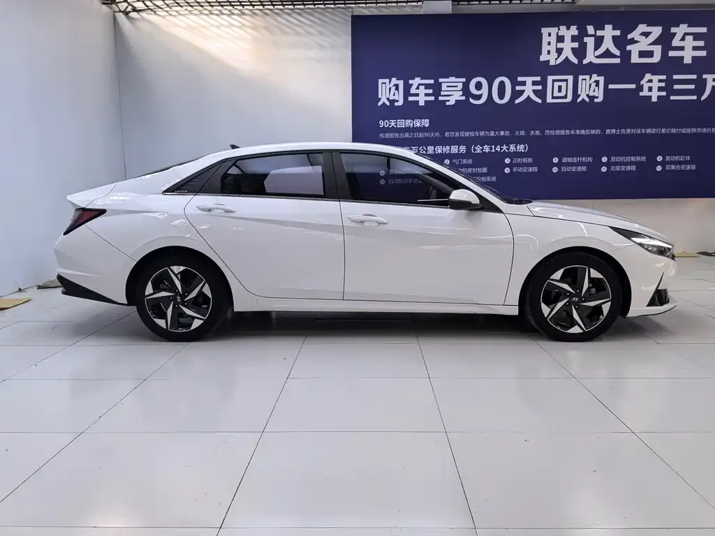 Hyundai Elantra — фото 6