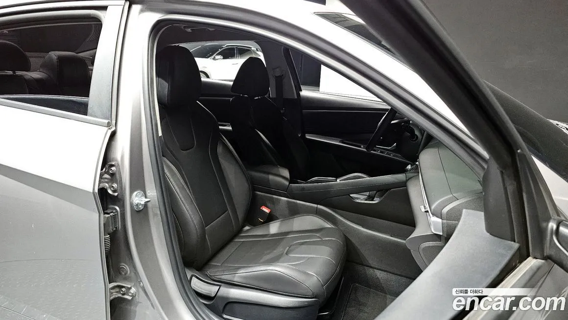 Hyundai AVANTE — фото 9
