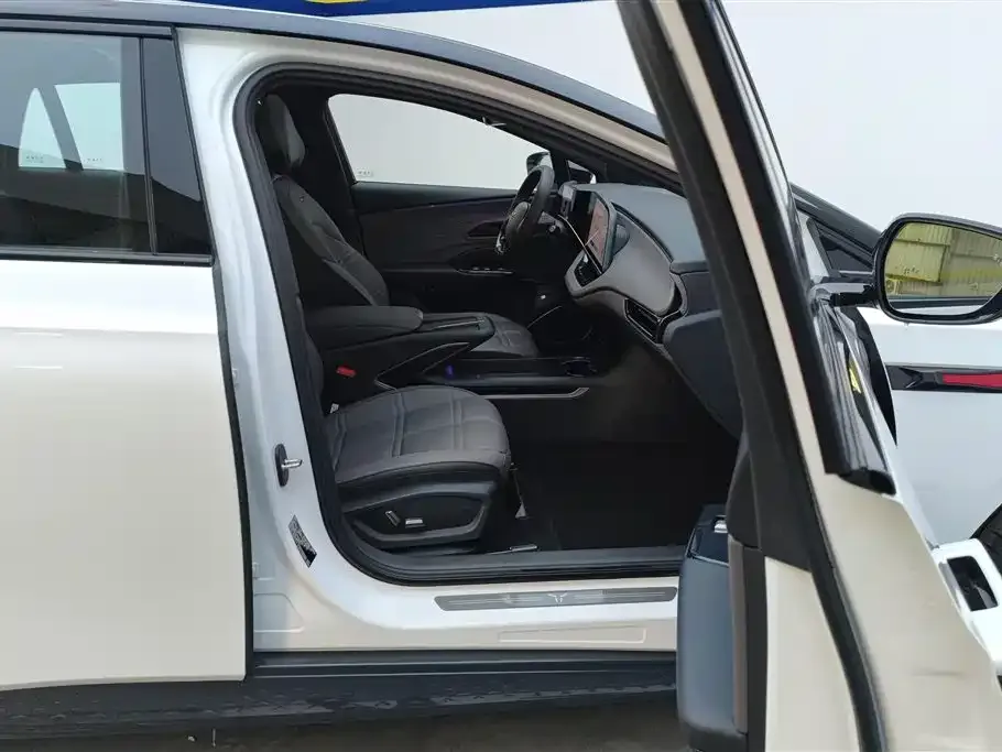 Hongqi EH7 2024 из CN, фото 4