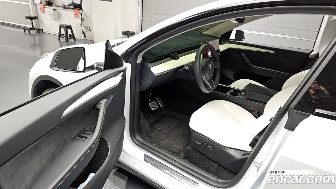Tesla Model Y — фото 9