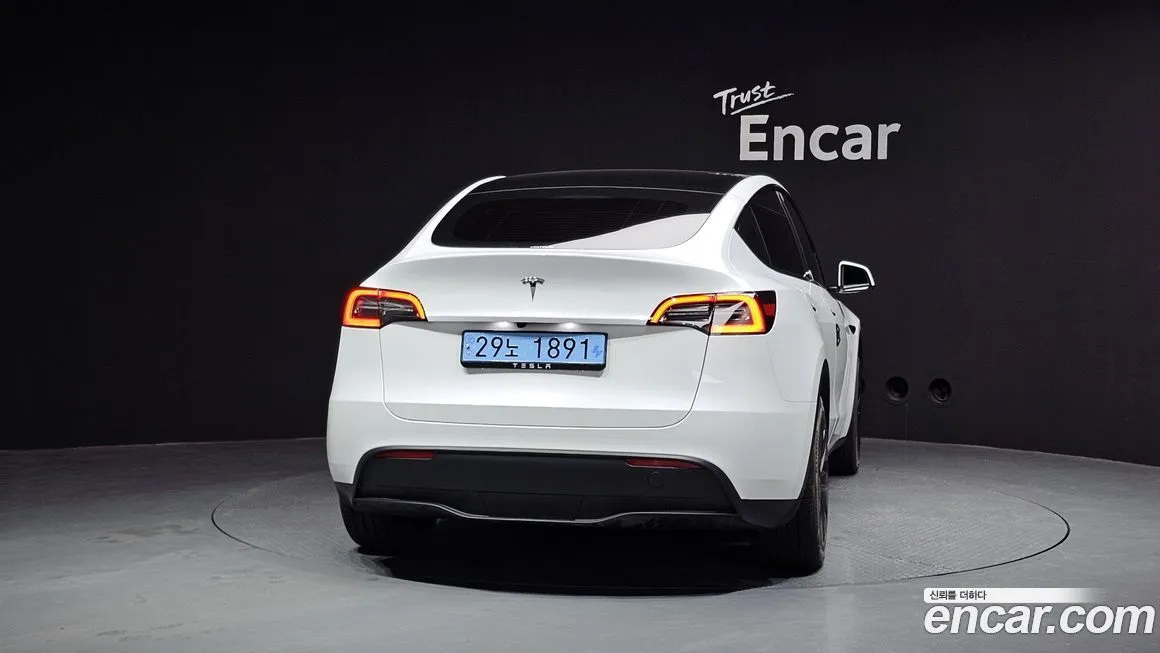 Tesla Model Y — фото 5