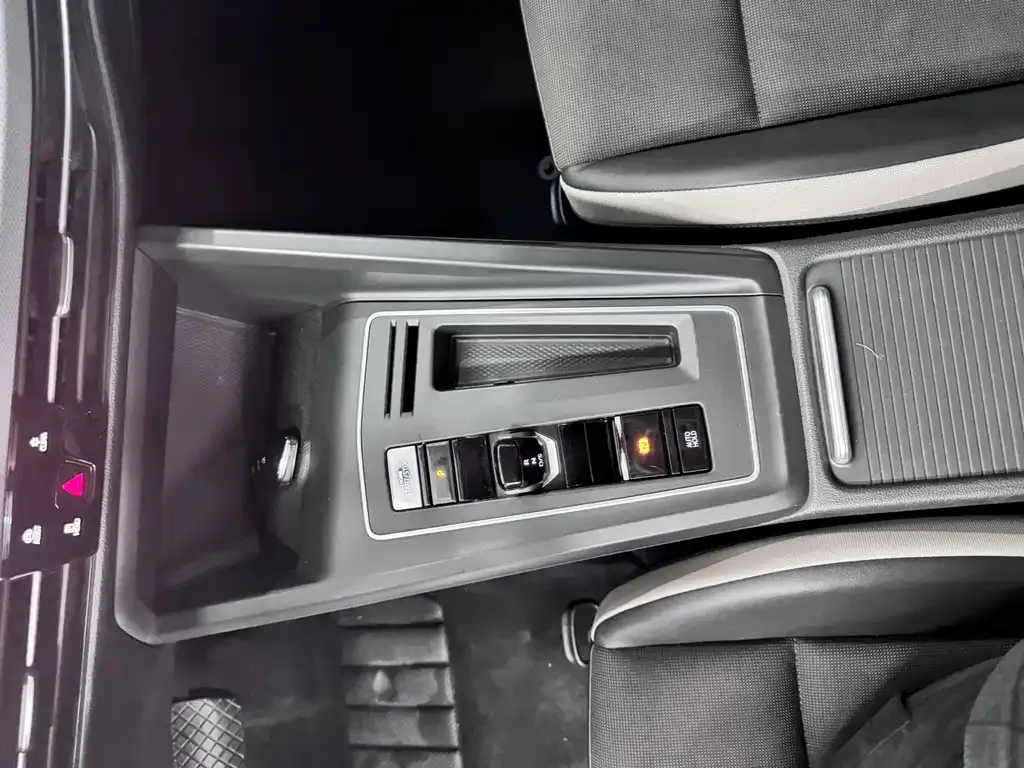 Volkswagen Golf 2021 из CN, фото 6