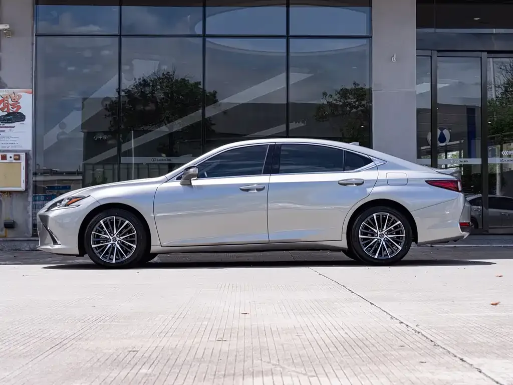 Lexus ES 2023 из CN, фото 10