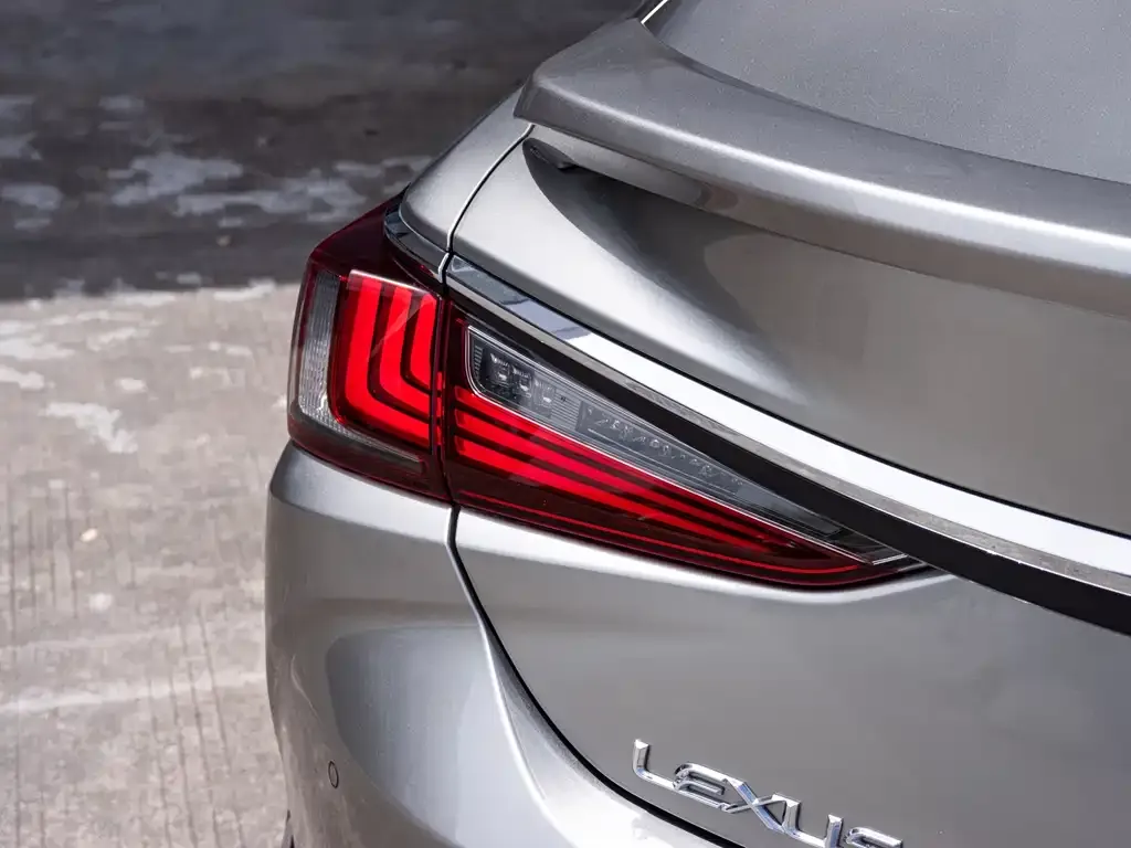 Lexus ES 2023 из CN, фото 2