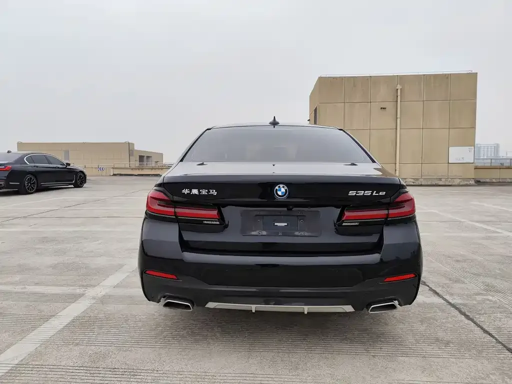 BMW 5 Series New Energy — фото 9