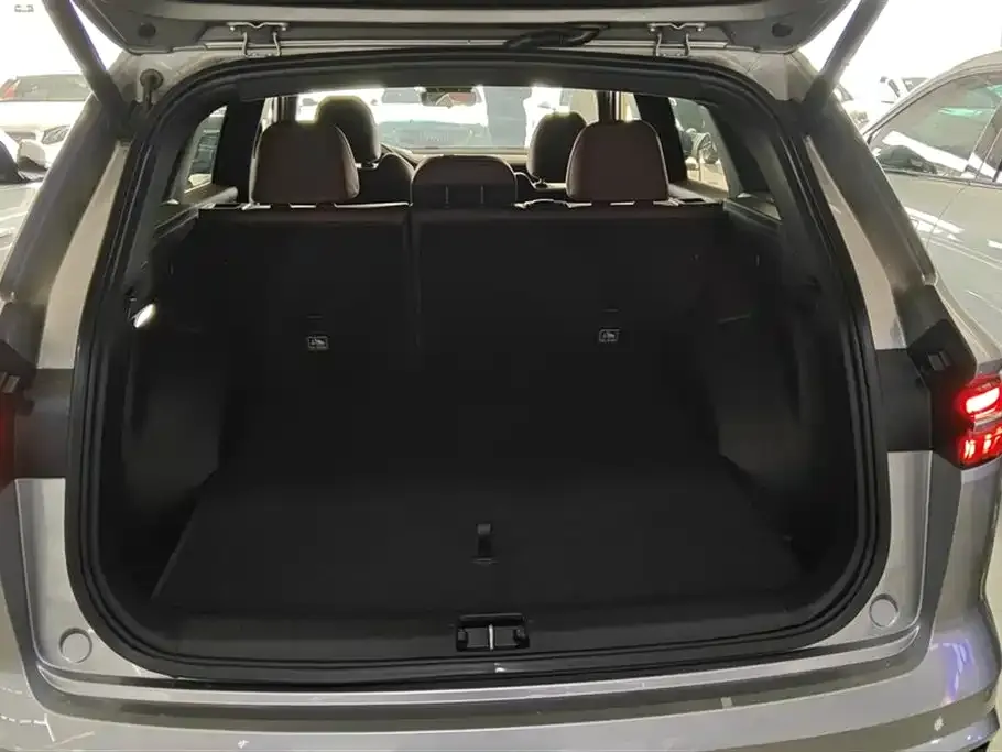 Geely Xingyue L 2024 из CN, фото 4