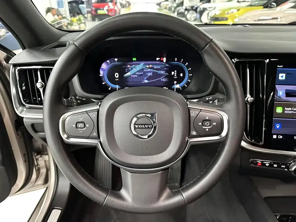 Volvo S60 2023 из CN, фото 6