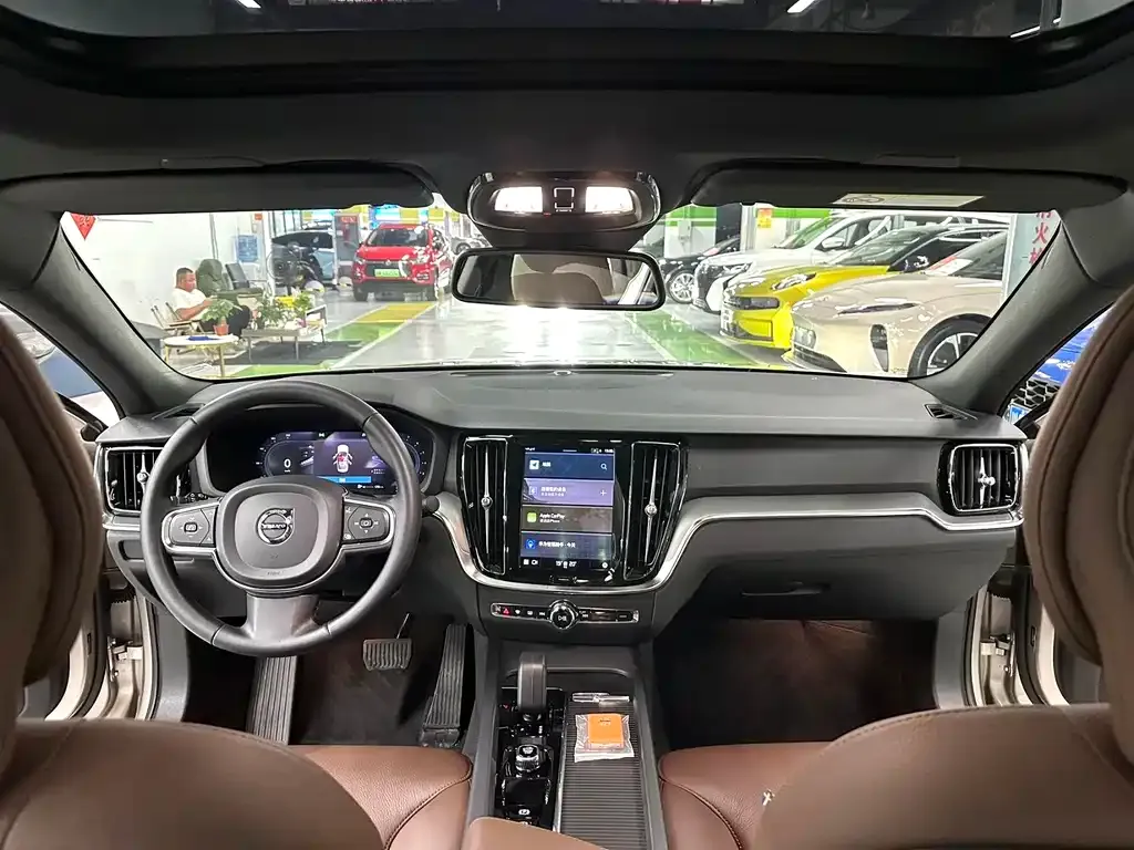 Volvo S60 2023 из CN, фото 3