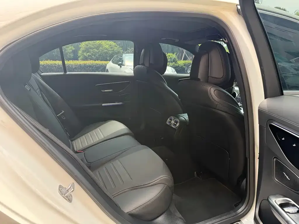 Mercedes-Benz C-Class 2023 из CN, фото 2