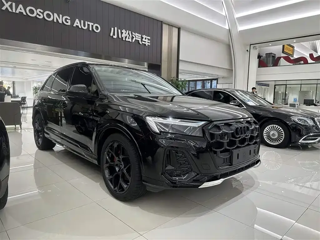 Audi Q7 2025 из CN, фото 6