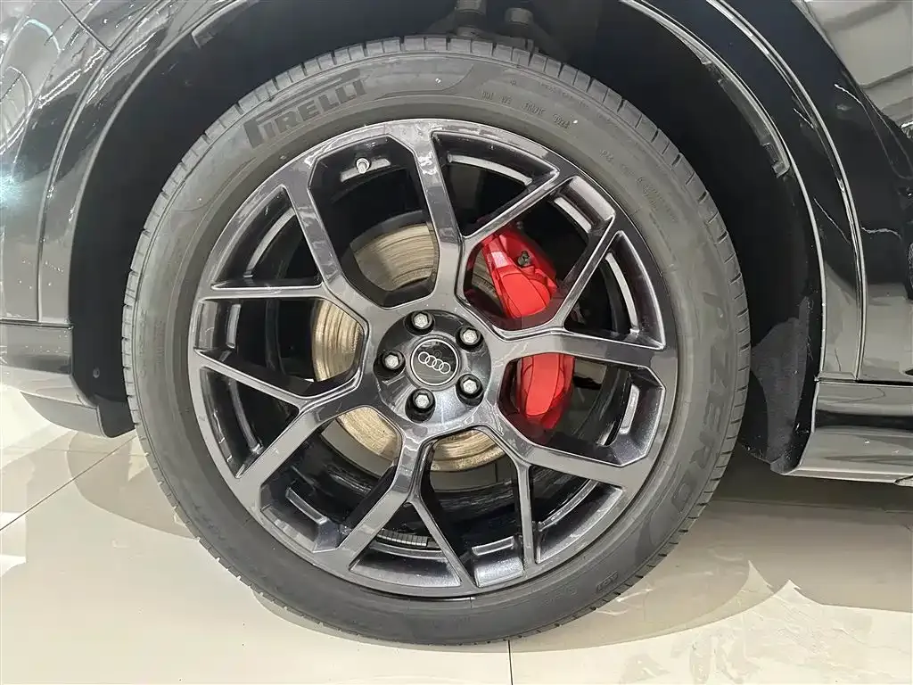 Audi Q7 2025 из CN, фото 10