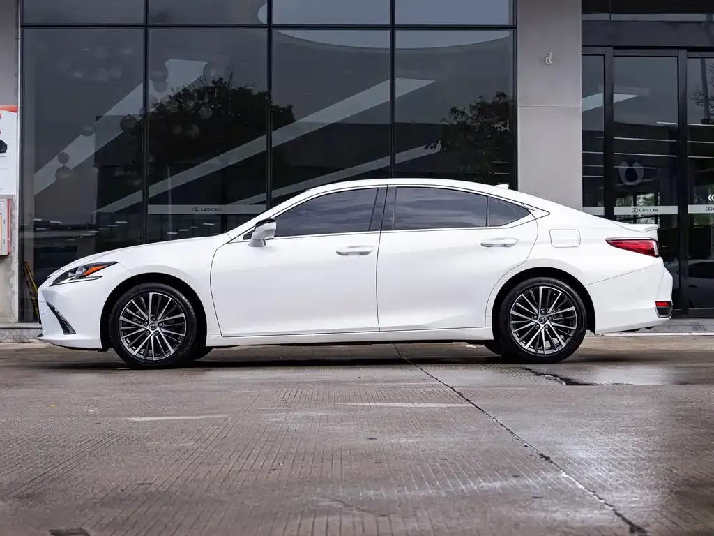 Lexus ES 2023 из CN, фото 3