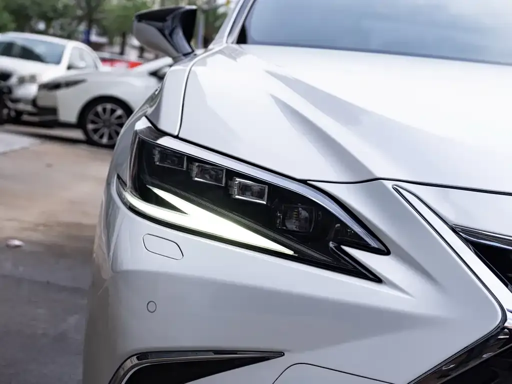 Lexus ES 2023 из CN, фото 2
