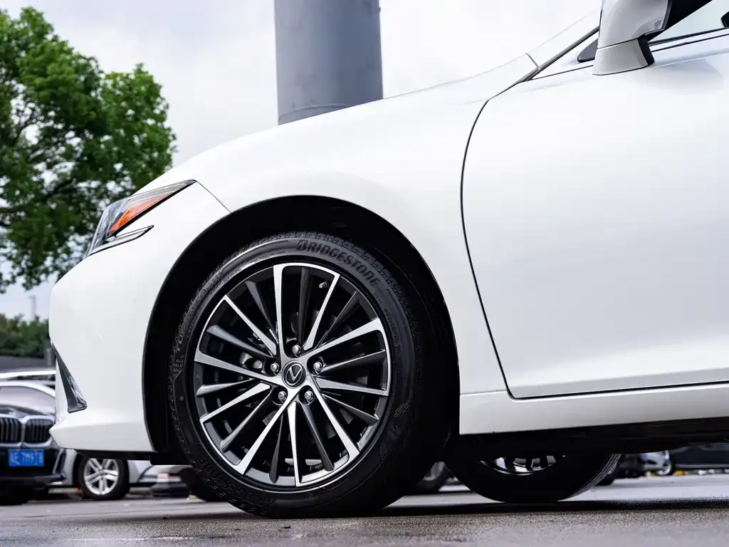 Lexus ES 2023 из CN, фото 7