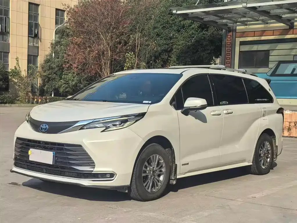 Toyota Sienna 2022 из CN, фото 1
