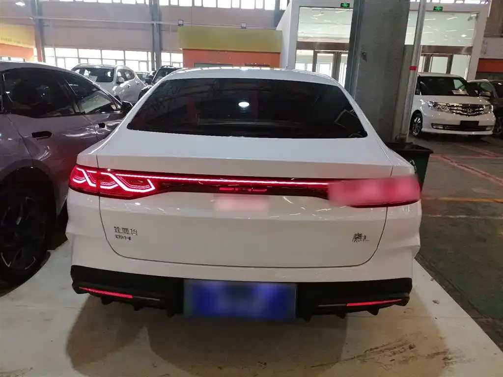 BYD Qin L — фото 9