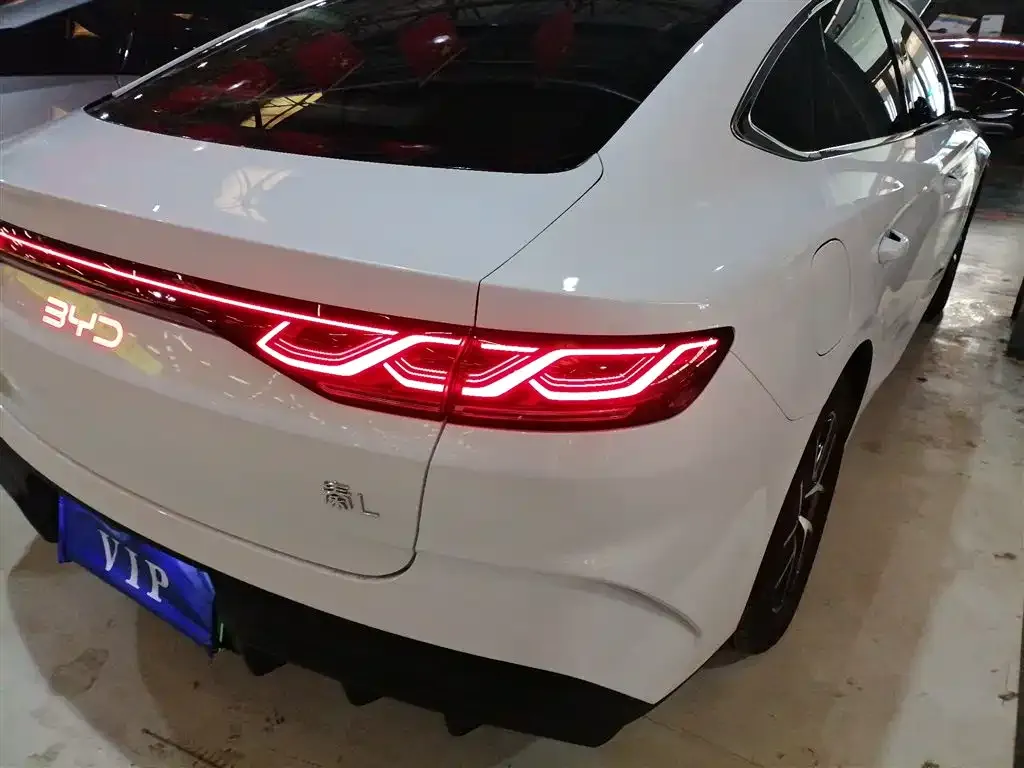 BYD Qin L — фото 10
