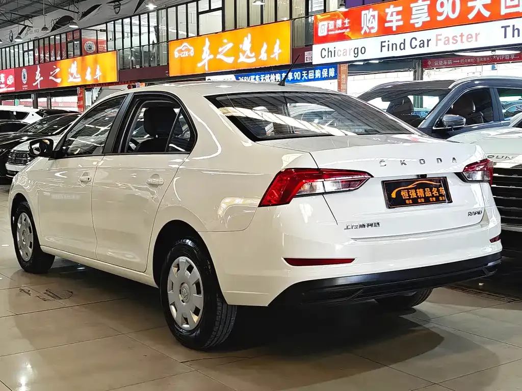 Skoda Rapid — фото 9