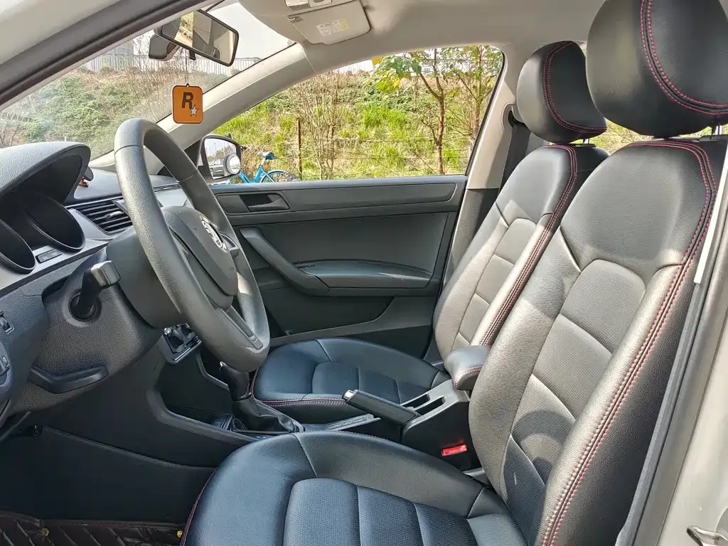 Skoda Rapid — фото 10