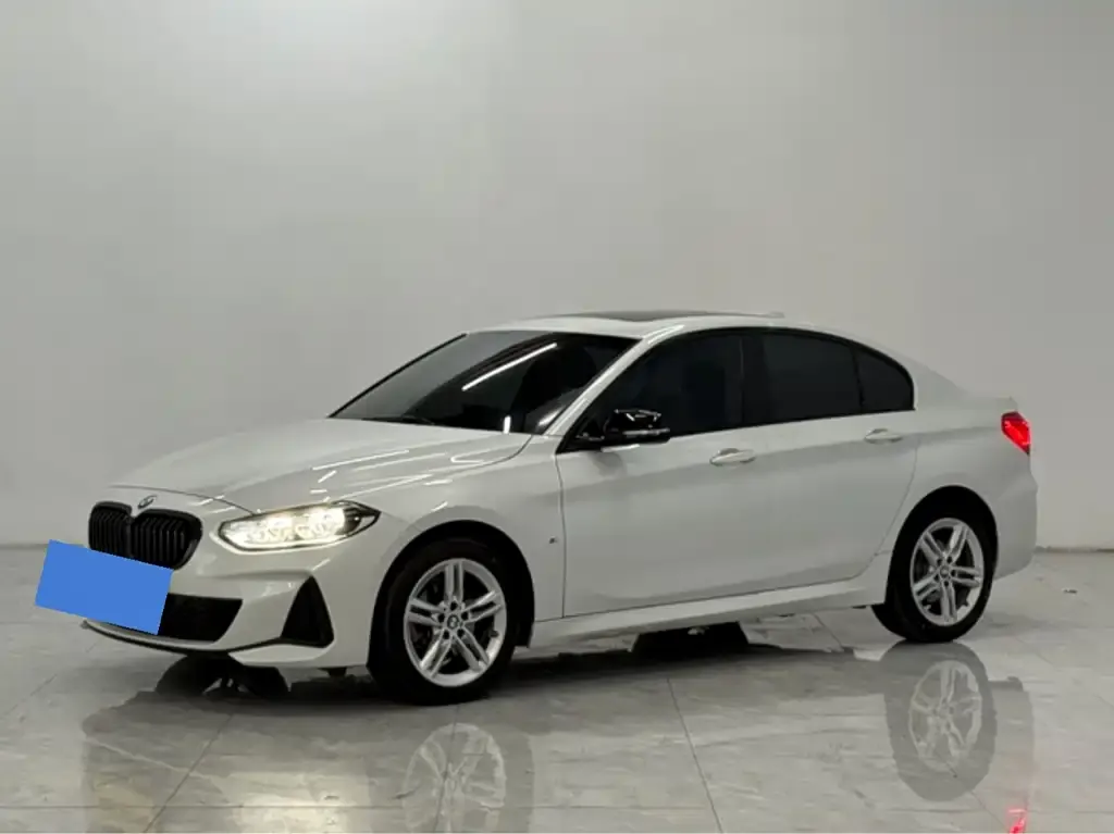 BMW 1 Series 2022 из CN, фото 1