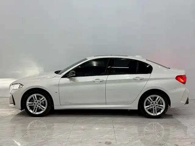 BMW 1 Series 2022 из CN, фото 2
