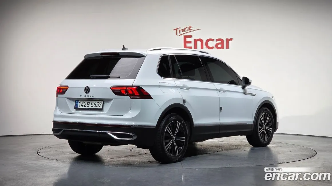 Volkswagen Tiguan — фото 2