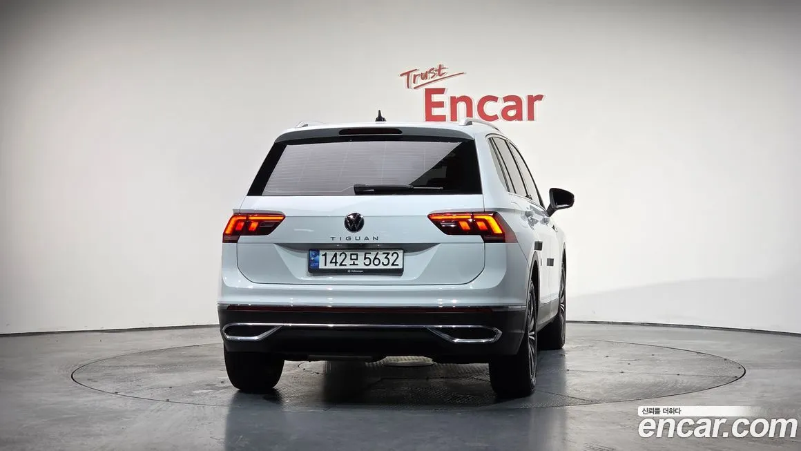 Volkswagen Tiguan — фото 4