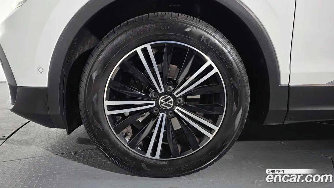 Volkswagen Tiguan — фото 5