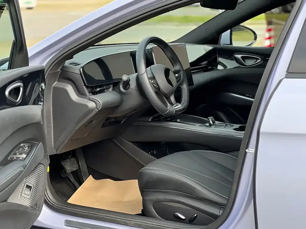 BYD Seal — фото 8
