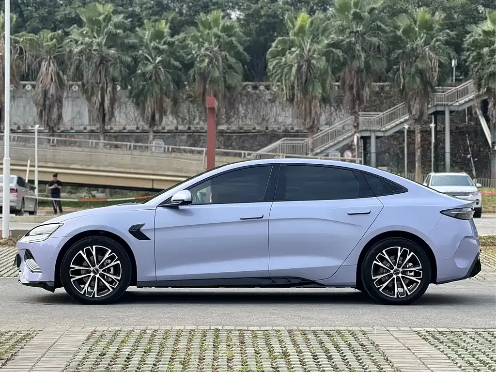 BYD Seal — фото 9