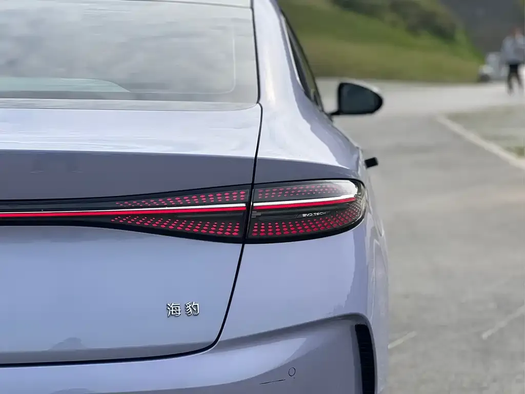 BYD Seal — фото 3