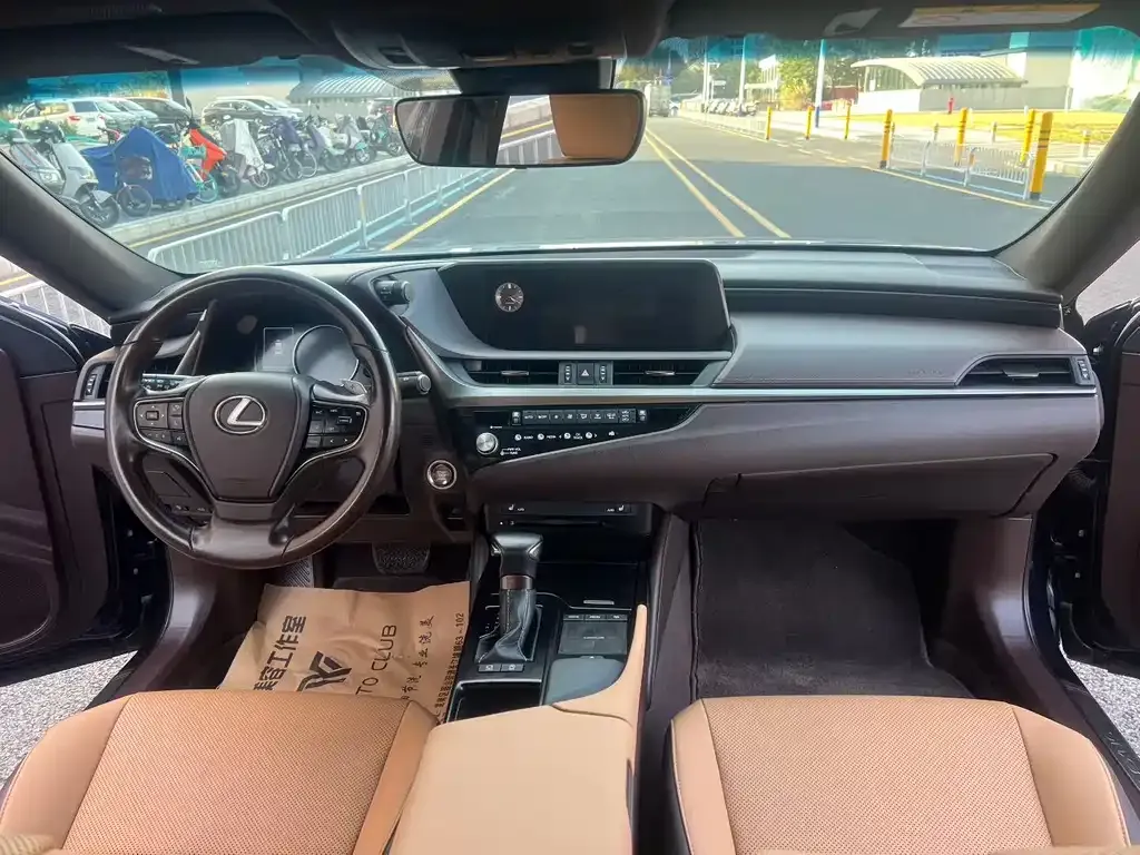 Lexus ES 2021 из CN, фото 5