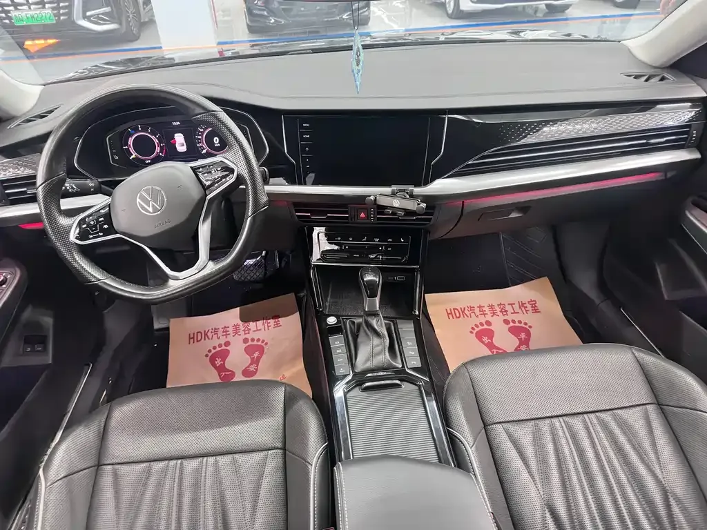 Volkswagen Passat New Energy — фото 10