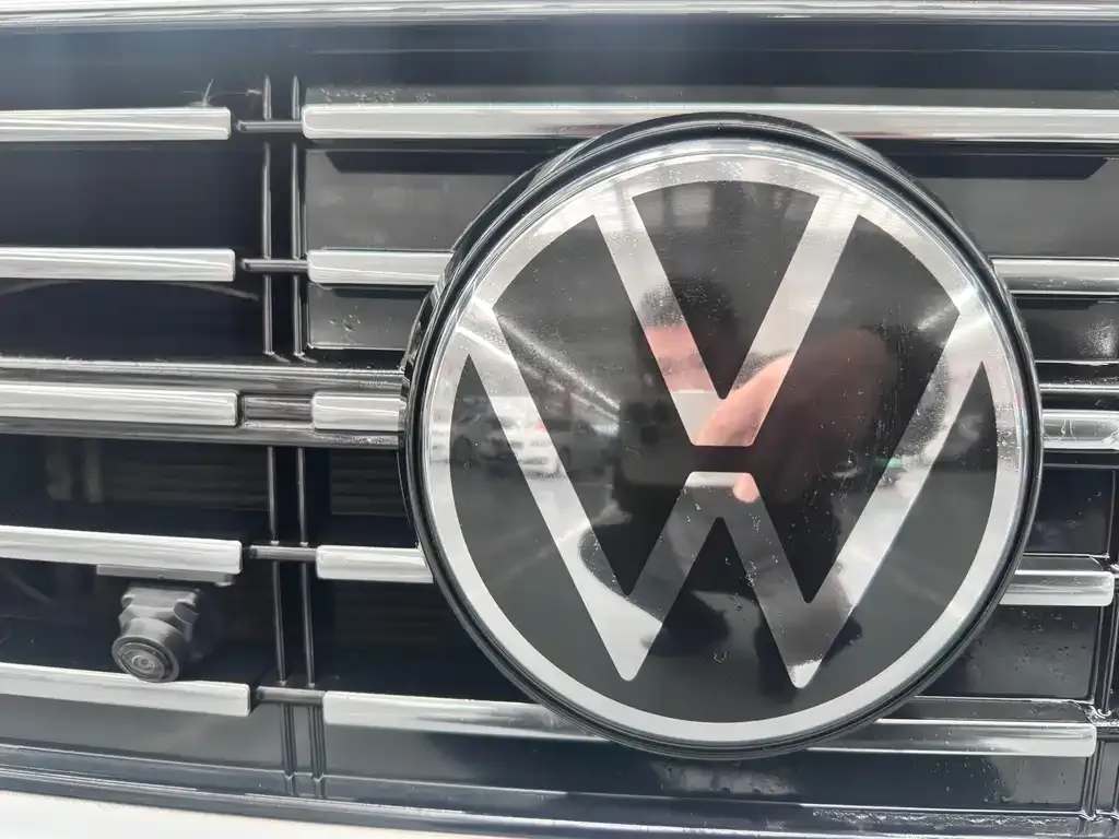 Volkswagen Passat New Energy — фото 4