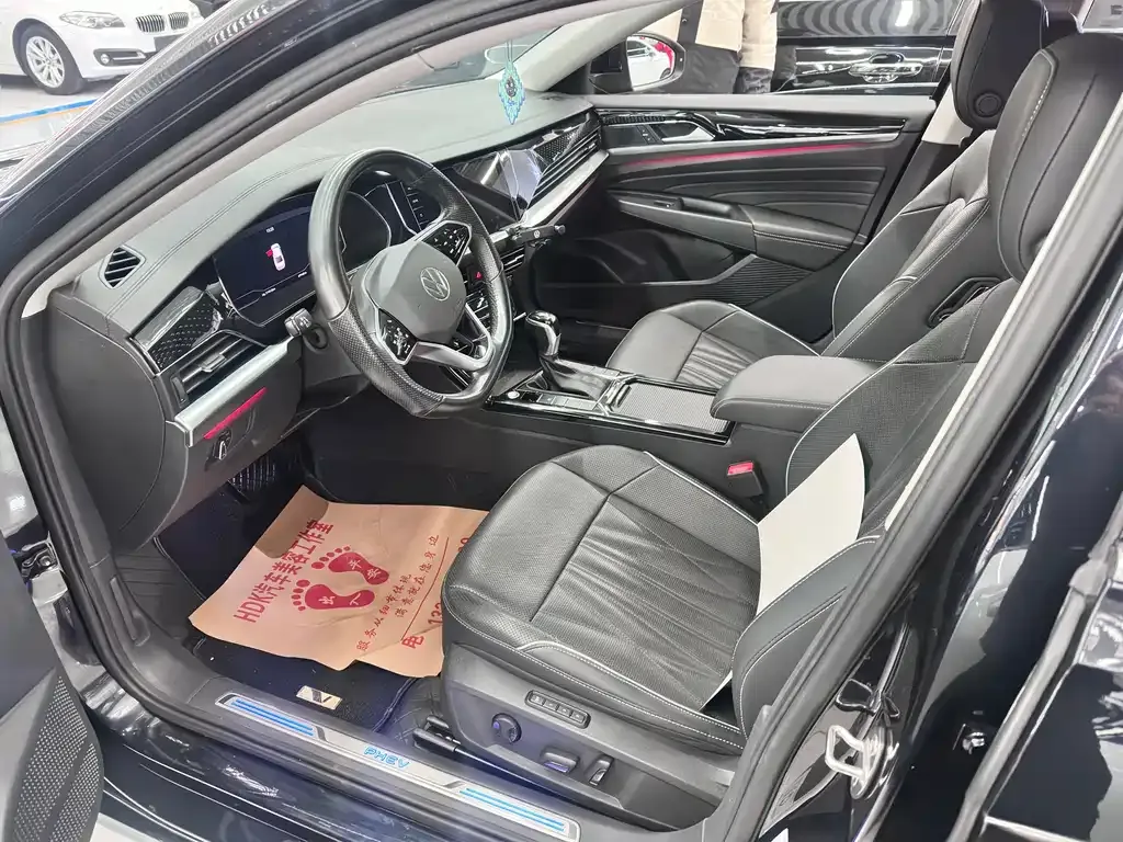 Volkswagen Passat New Energy — фото 6