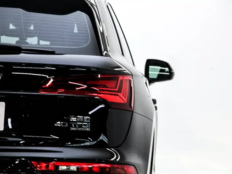 Audi Q5L — фото 9