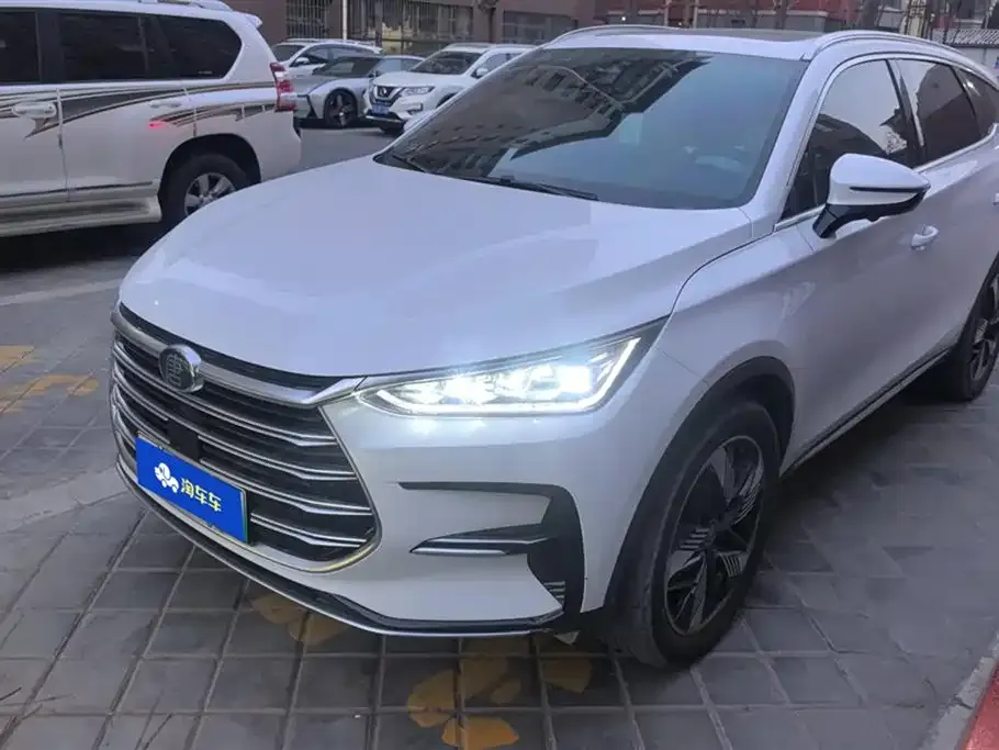 BYD Tang New Energy — фото 1