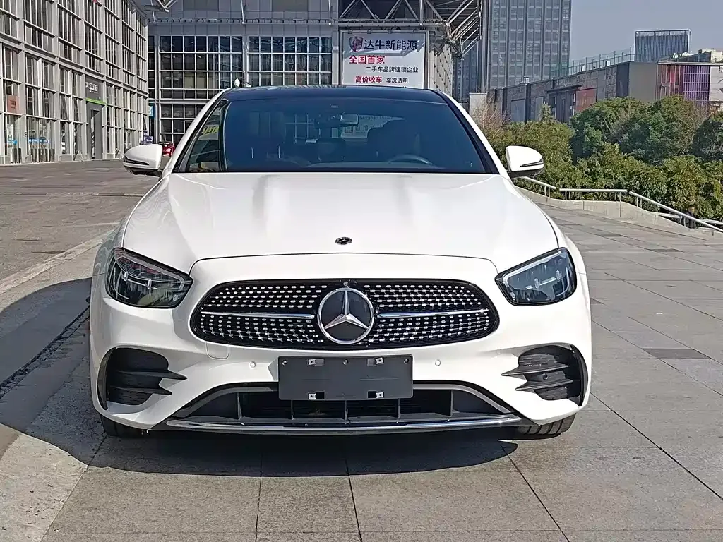 Mercedes-Benz E-Class — фото 10