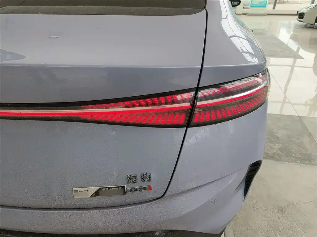 BYD Seal — фото 5