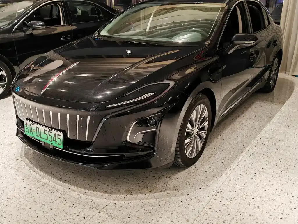 Hongqi E-QM5 — фото 1