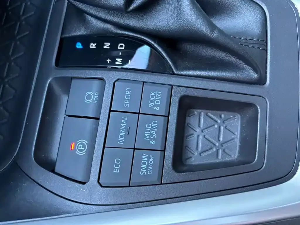 Toyota RAV4 — фото 3