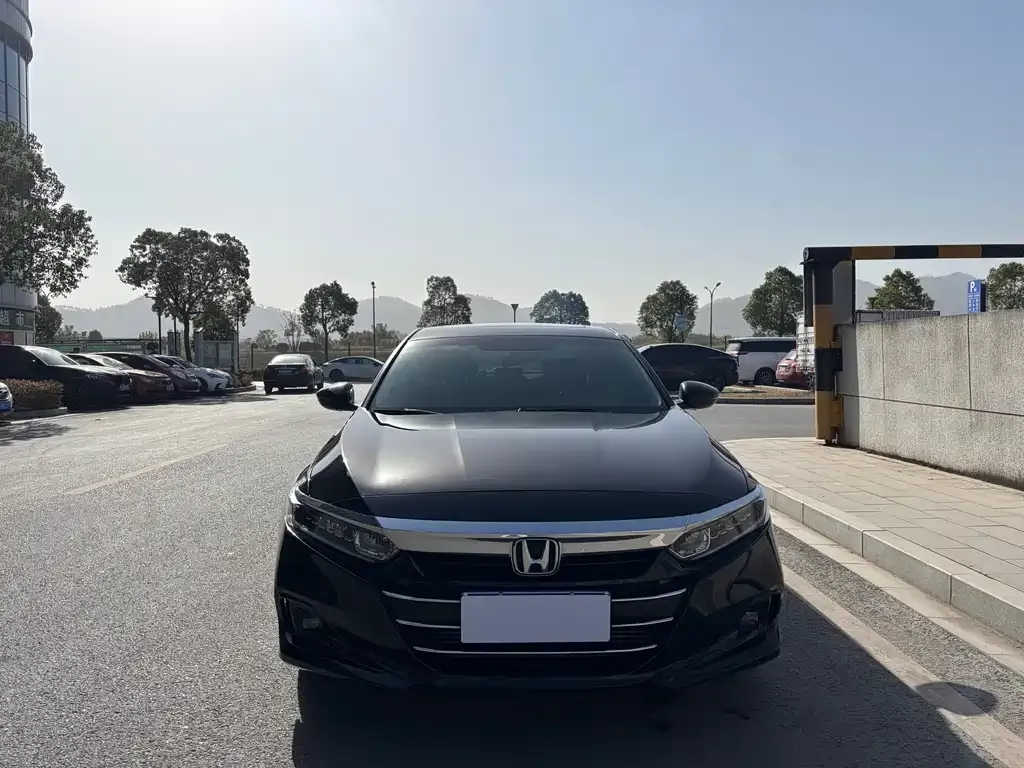 Honda Accord 2022 из CN, фото 2