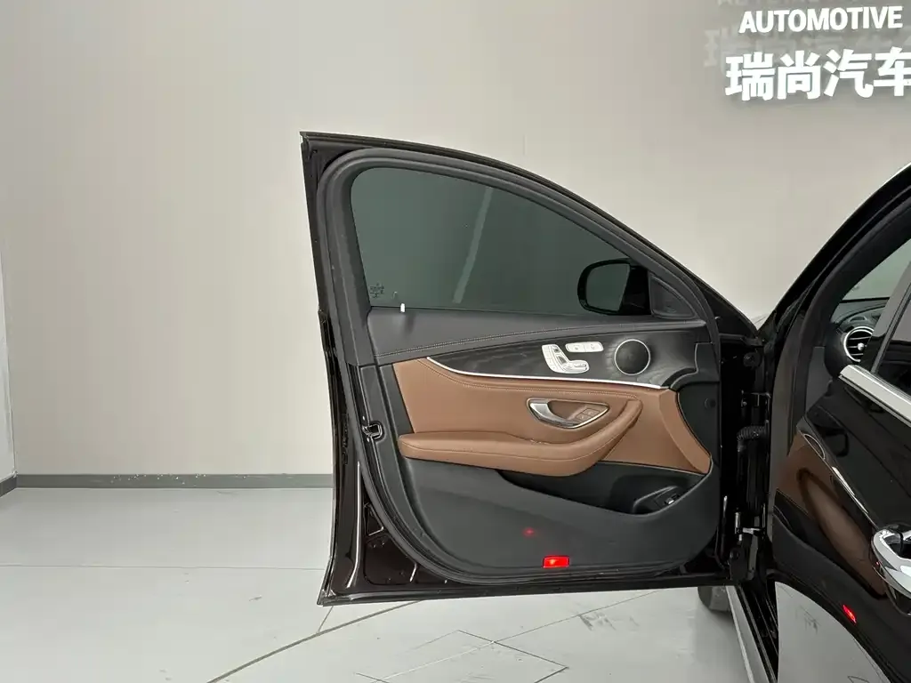 Mercedes-Benz E-Class 2023 из CN, фото 3