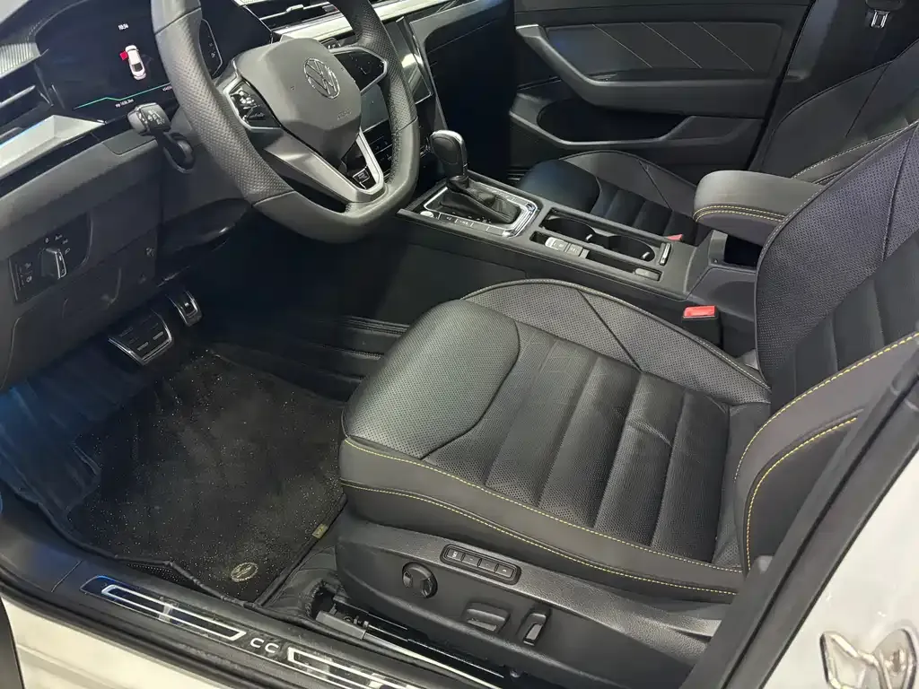 Volkswagen CC 2023 из CN, фото 9