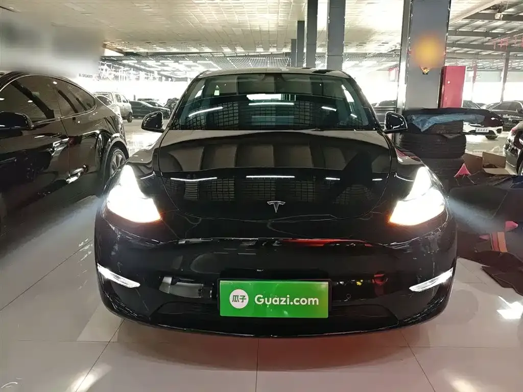 Tesla Model Y — фото 7
