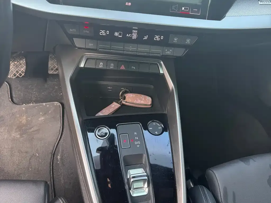 Audi A3 2023 из CN, фото 3