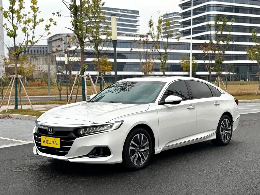 Honda Accord — фото 1